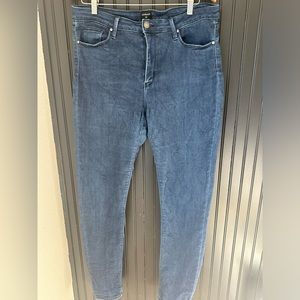 Just black, skinny blue jeans. Size 32